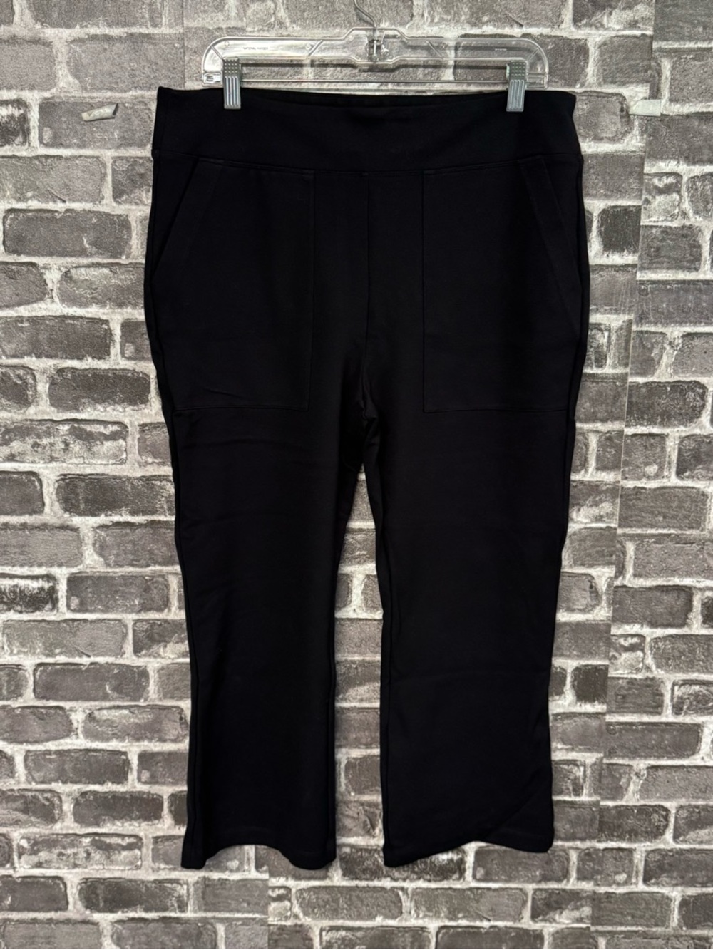 Cabi Cheeky Pant black cropped pull on pockets - Picture 2 of 10